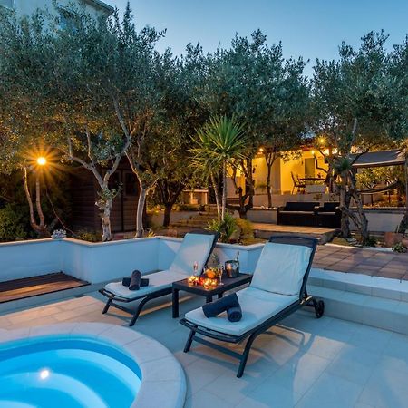 House Oliva With Private Pool And Large Garden Villa Stari Grad Kültér fotó