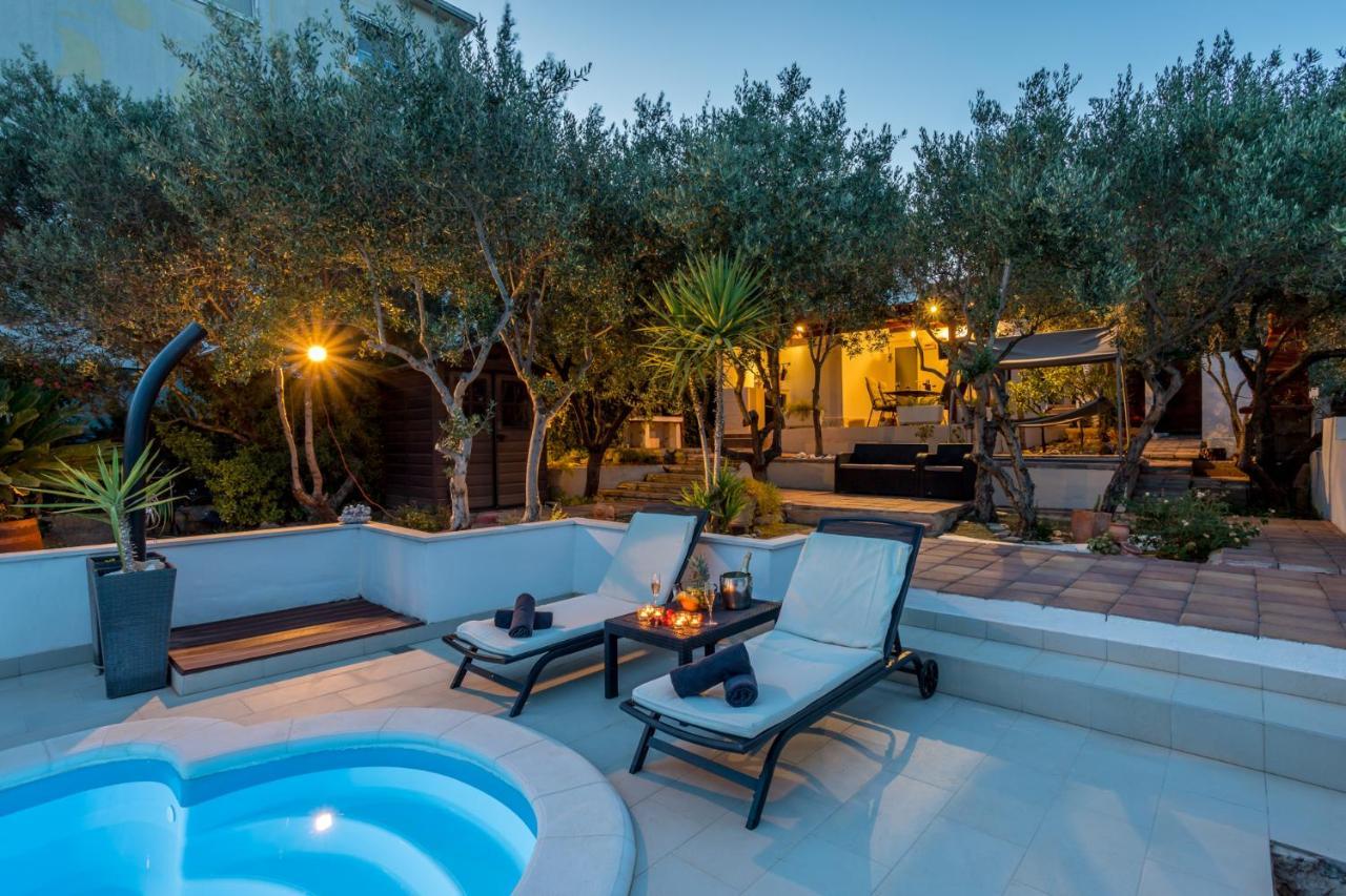 House Oliva With Private Pool And Large Garden Villa Stari Grad Kültér fotó