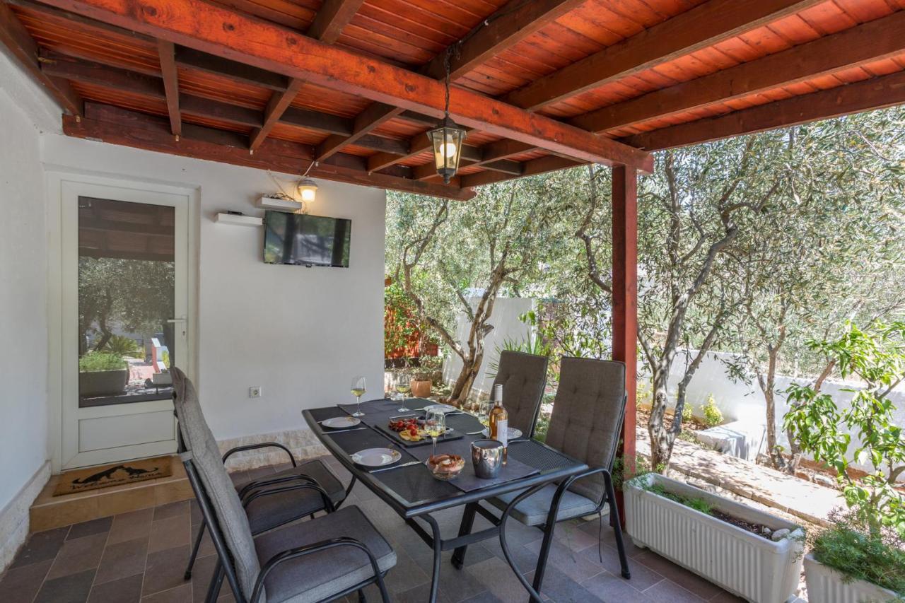 House Oliva With Private Pool And Large Garden Villa Stari Grad Kültér fotó